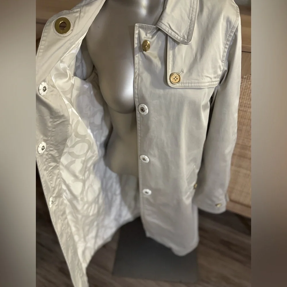 Coach Beige Trench Coat Gold Hardware Signature Lining size M